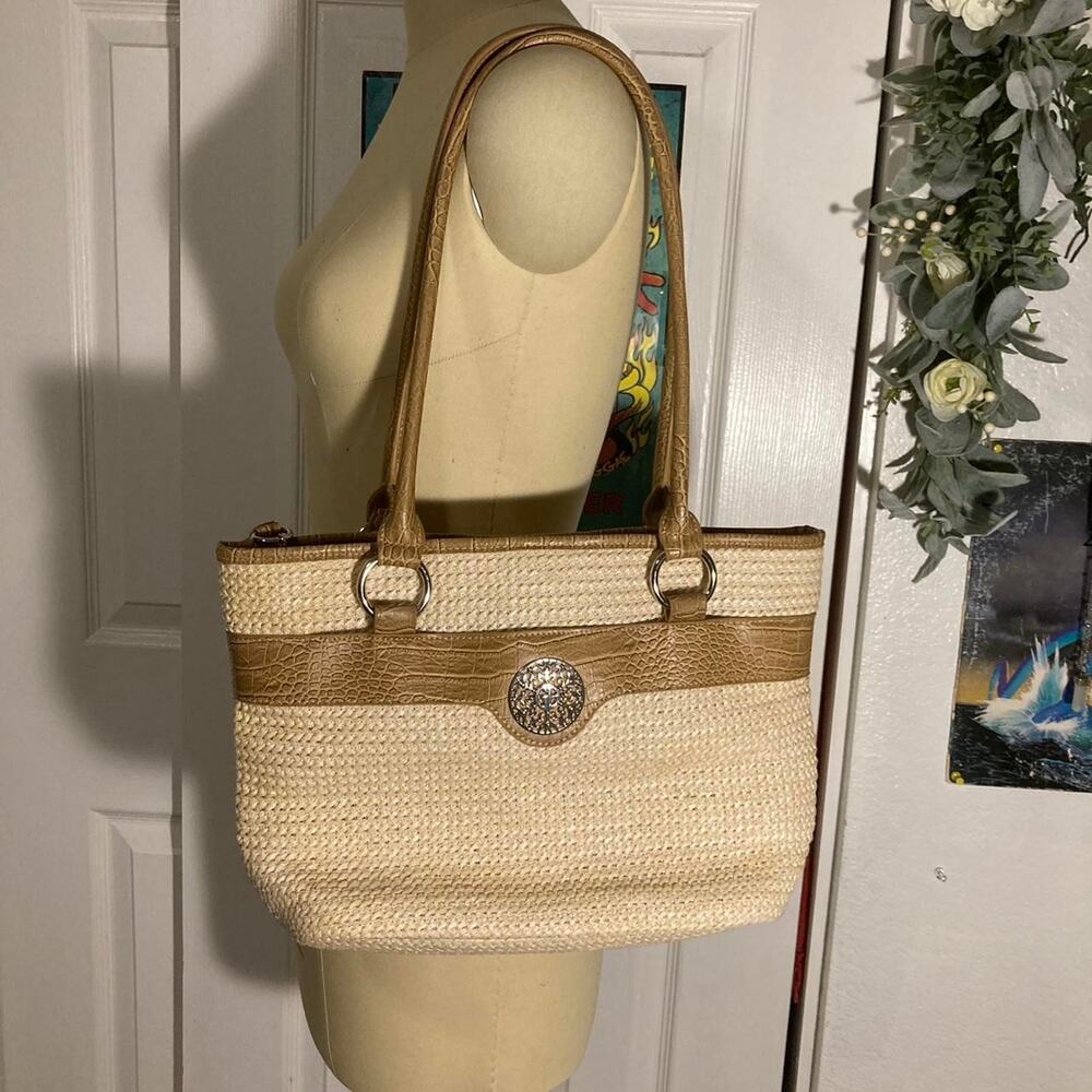 Giani bernini tan and cream